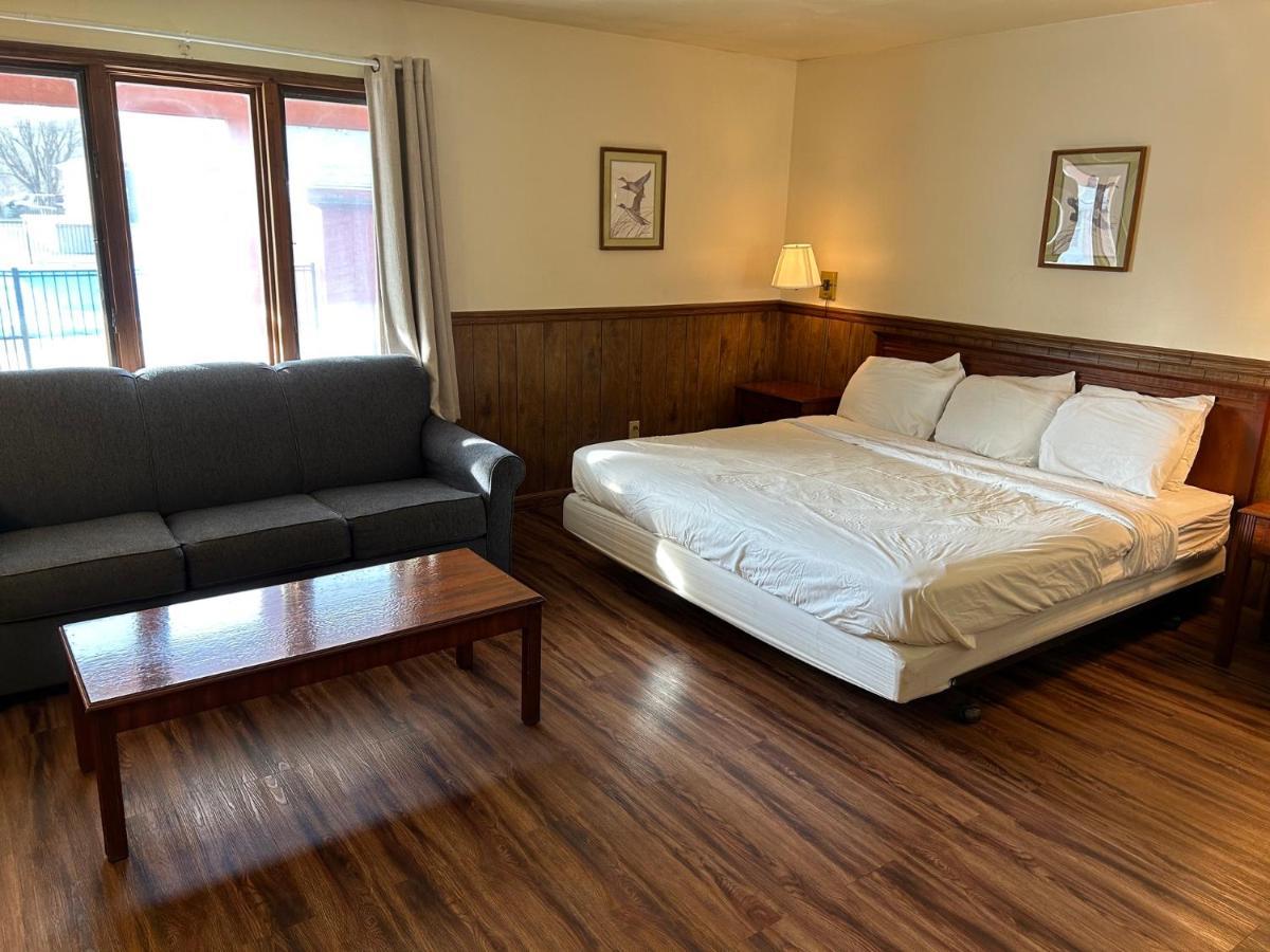פרנץ' ליק Valley Inn And Suites מראה חיצוני תמונה