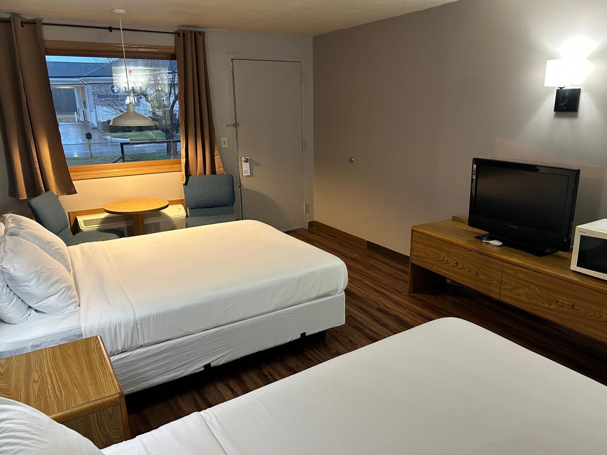 פרנץ' ליק Valley Inn And Suites מראה חיצוני תמונה
