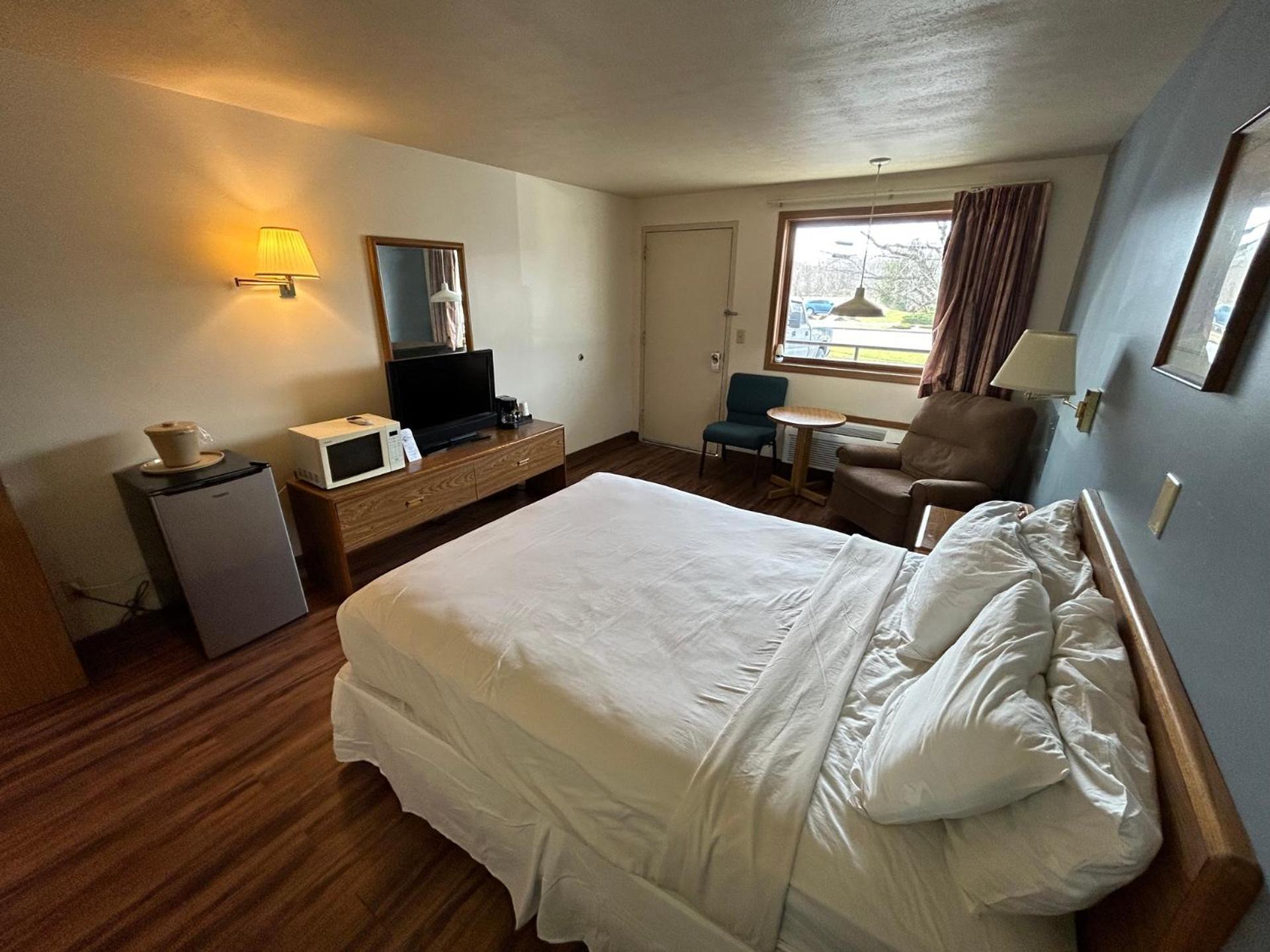 פרנץ' ליק Valley Inn And Suites מראה חיצוני תמונה