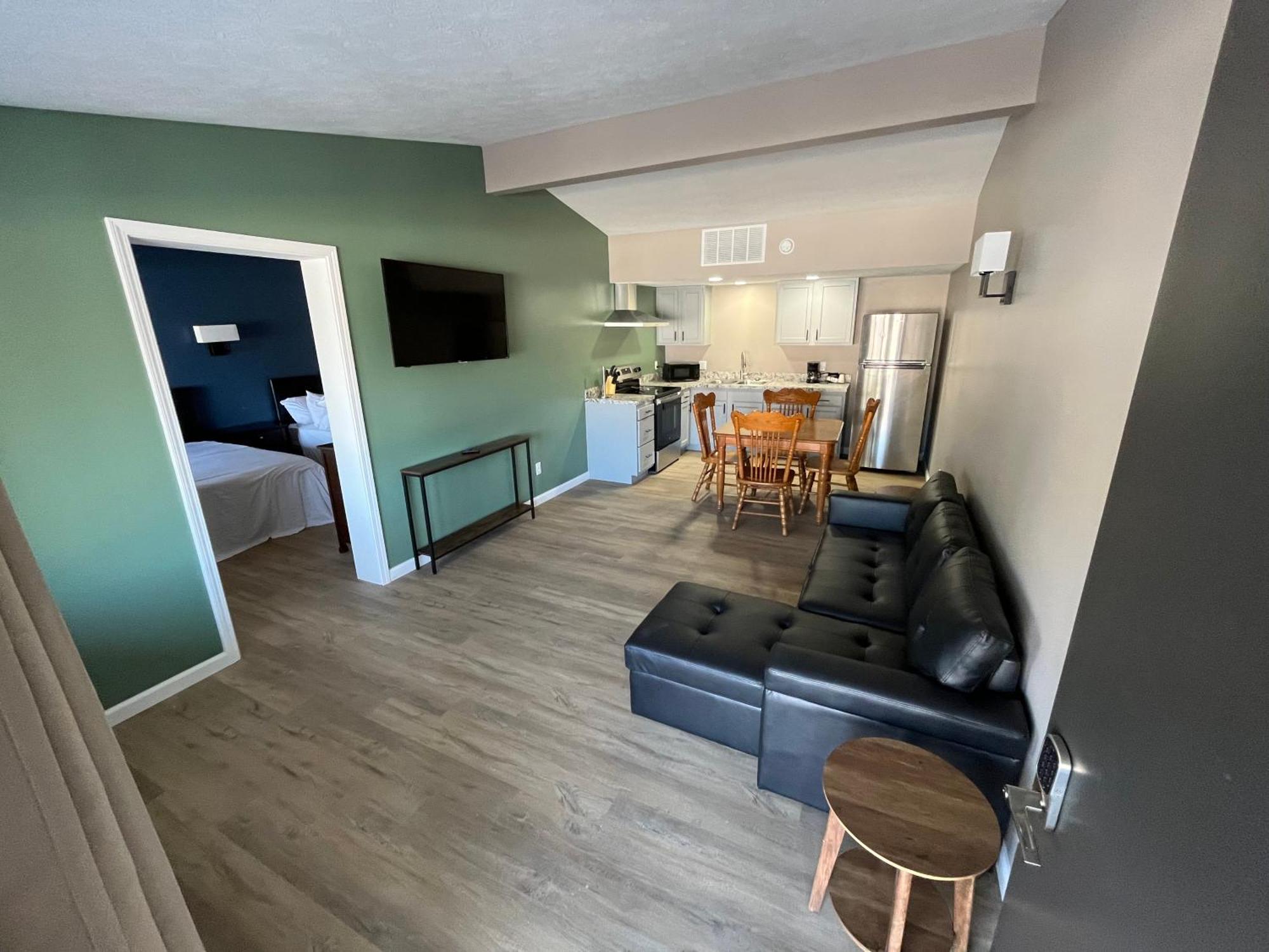 פרנץ' ליק Valley Inn And Suites מראה חיצוני תמונה